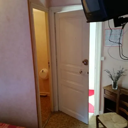 Le Cm Hotel